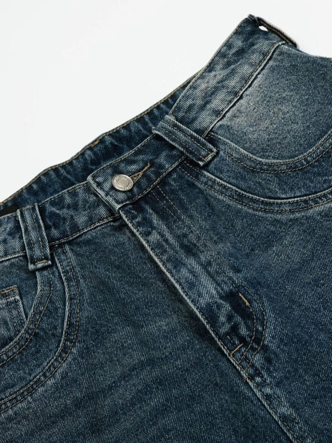 Essential Streetwear Tops Every Gen-Z Wardrobe Needs