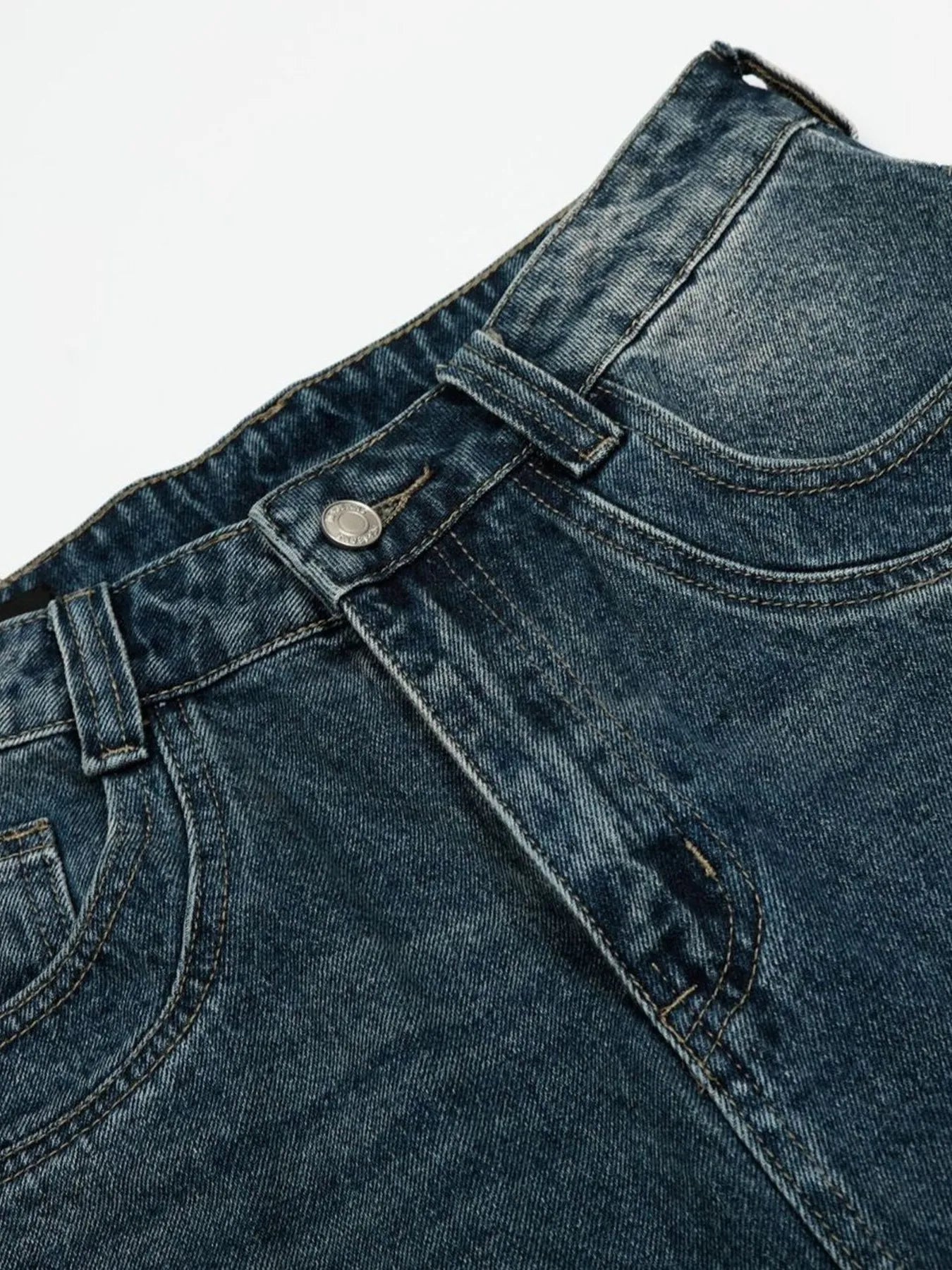 Essential Streetwear Tops Every Gen-Z Wardrobe Needs